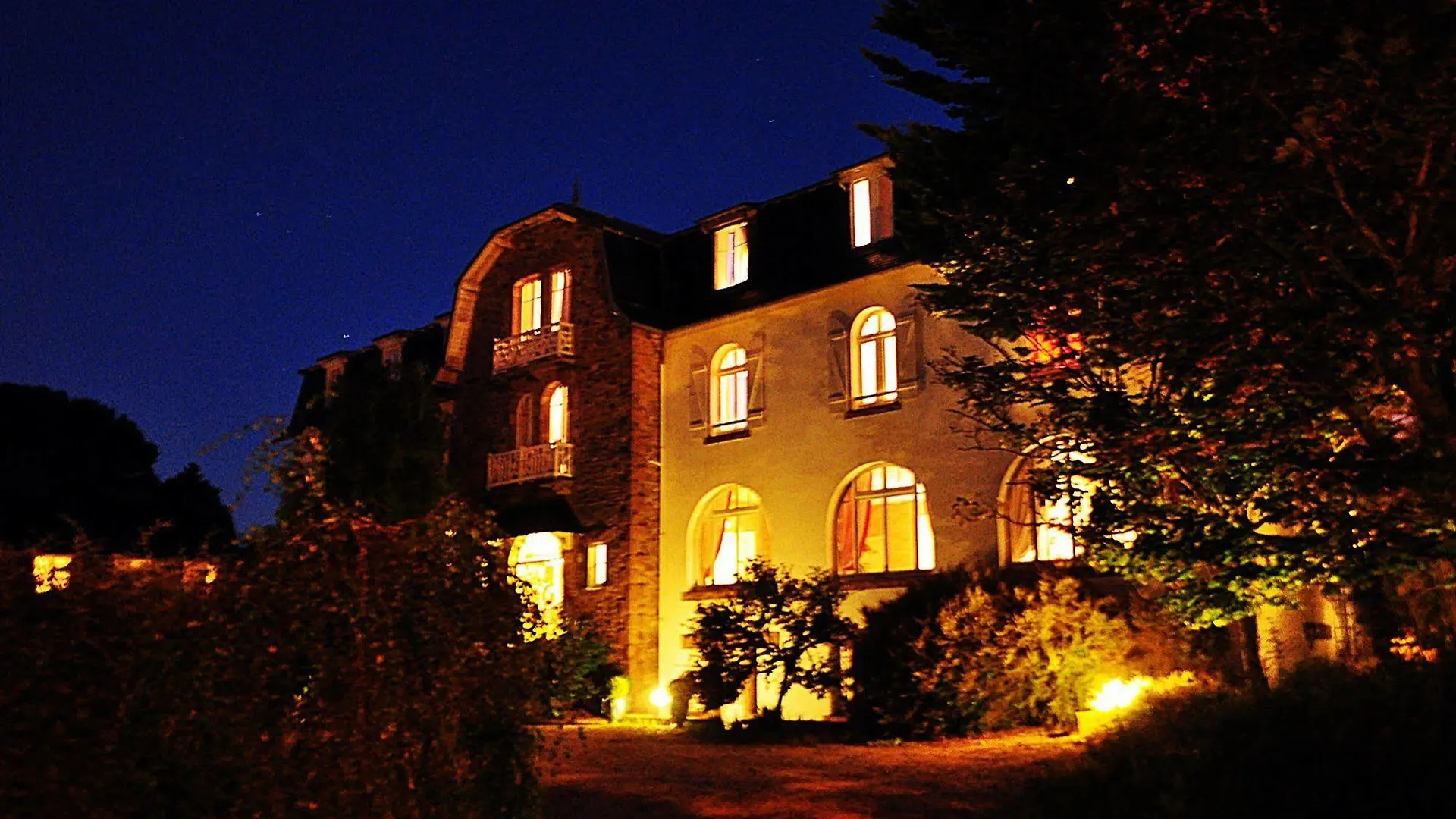 Park Hotel Bellevue Trégastel 3*,